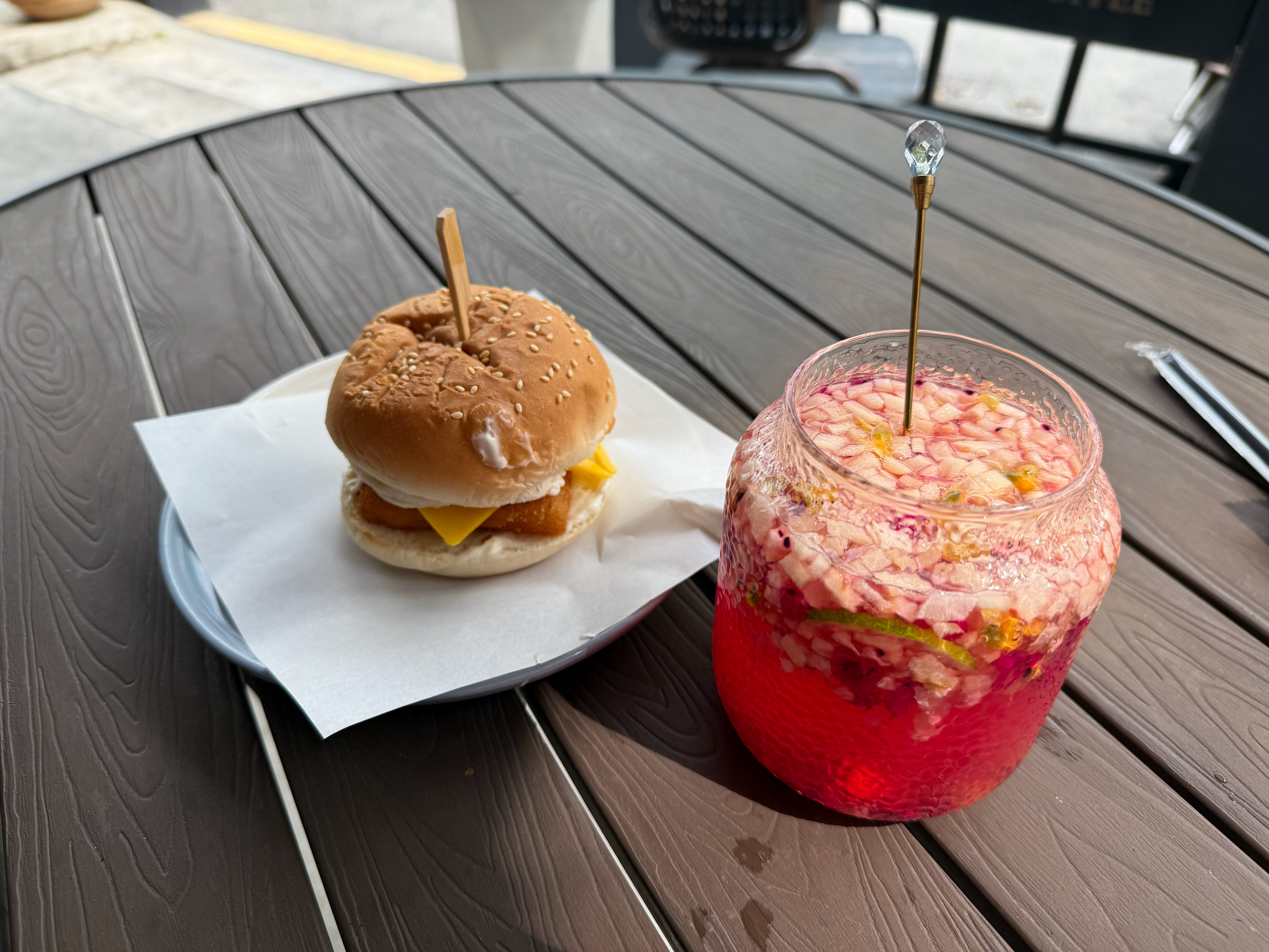 假期，午餐，条件依然一般​​​