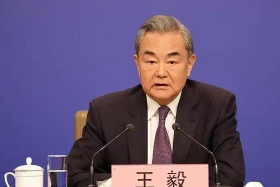 这下名字定死了！不愿"一国两制"，王毅直接给了另一个答案：中国台湾省。台湾省