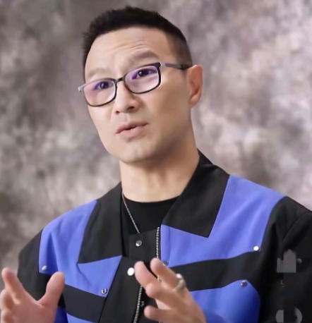 汪峰突然冲上热搜，不是因为新歌，也不是因为恋情，而是一段访谈里的大实话，直接把音