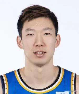 现在许利民面前有个幸福的烦恼，那就是周琦跟麦基到底该怎么用？麦基很好用，但是如果