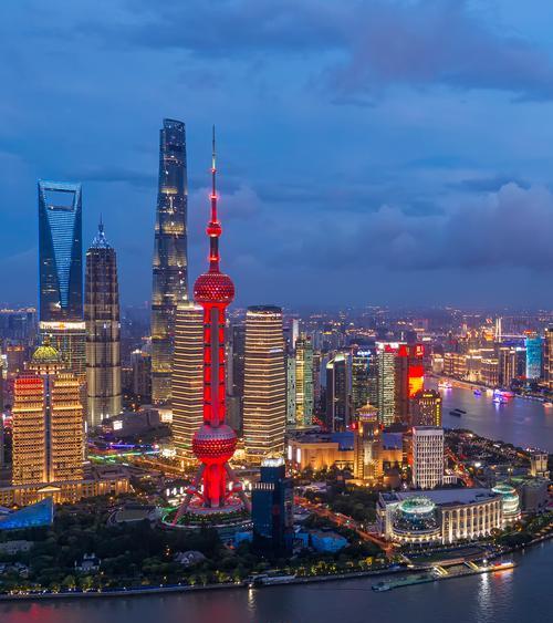 🌛那些整天抱怨国家的人，凭你的本事也就只能赚这么点钱了。中国人多，厉害的人