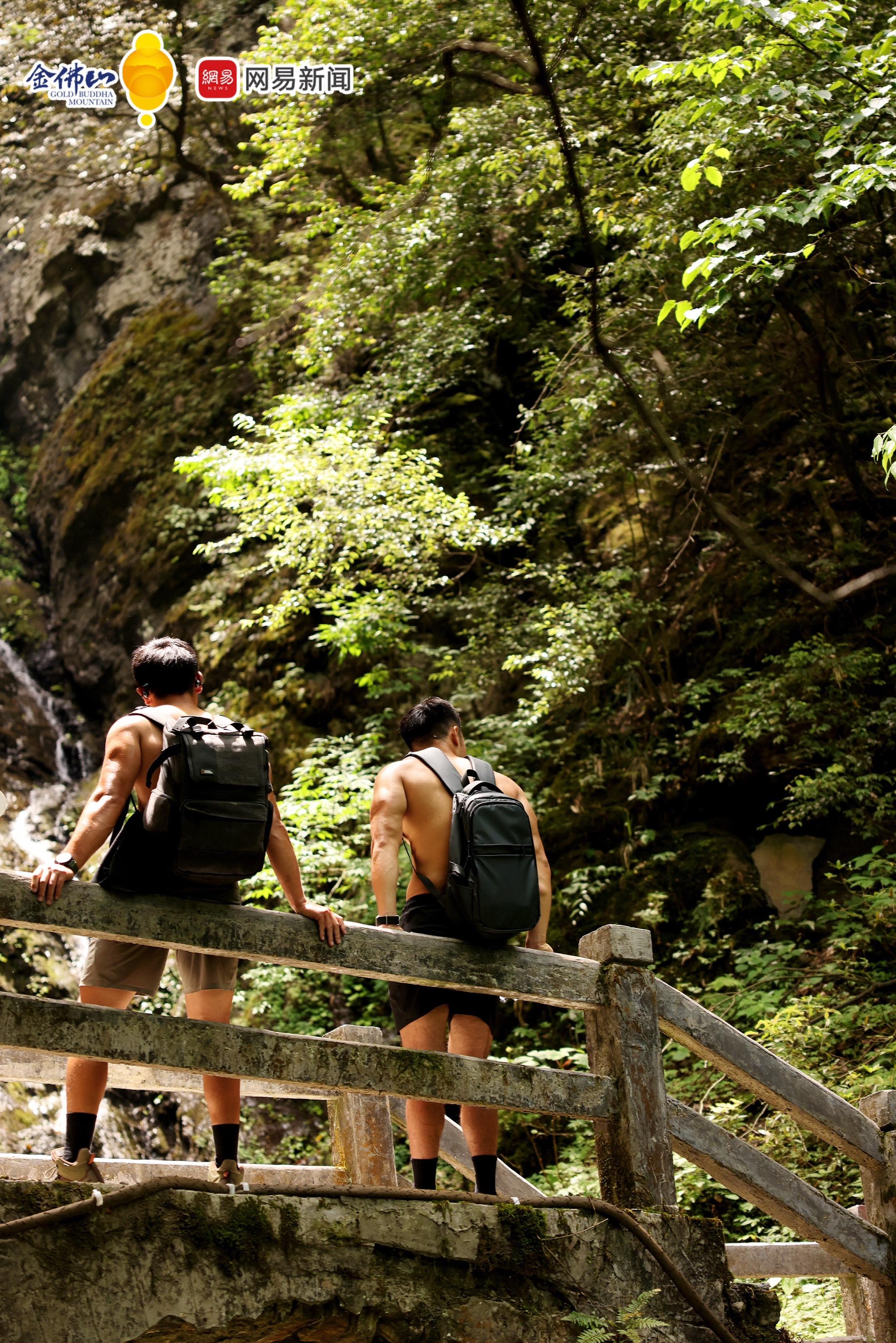 这条徒步路线简直太治愈系了！！！🌿。- 最近对徒步很感兴趣，哈哈这里...