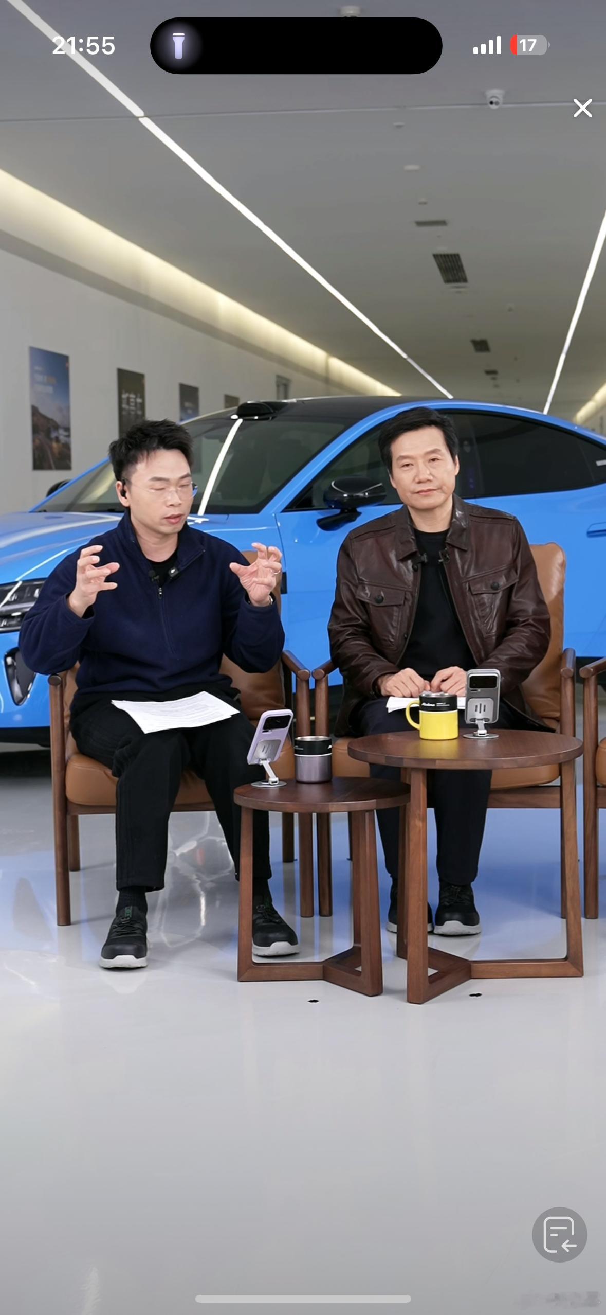 今晚忘了看，居然到这会了还在播。真劳模。