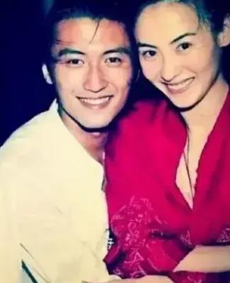 2009年，谢霆锋被查出皮肤癌后，立马给前妻张柏芝打电话说，记得帮我照顾好孩。张
