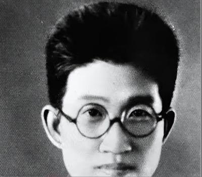 1940年3月，杨靖宇牺牲后，他接替杨靖宇全面统帅第一路军，由于叛徒告密，不幸牺