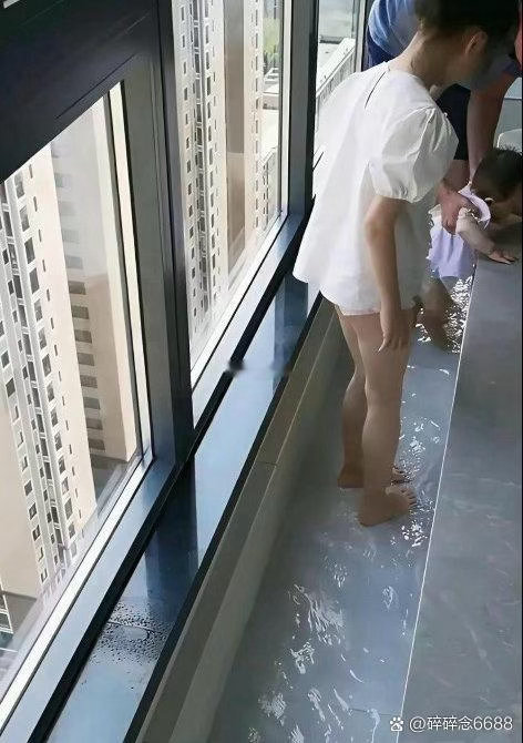 买到楼下的人估计肠子都悔青了吧