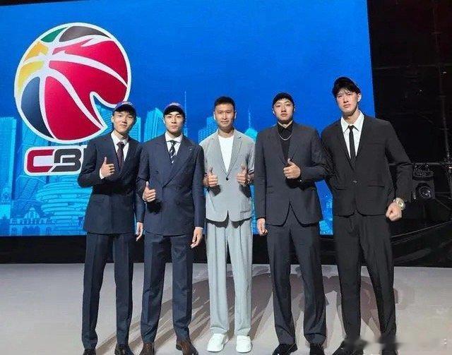 深陷欠薪风波！四川队副总：不愿看到CBA版图失去我们这一支川军四川男篮副总经理