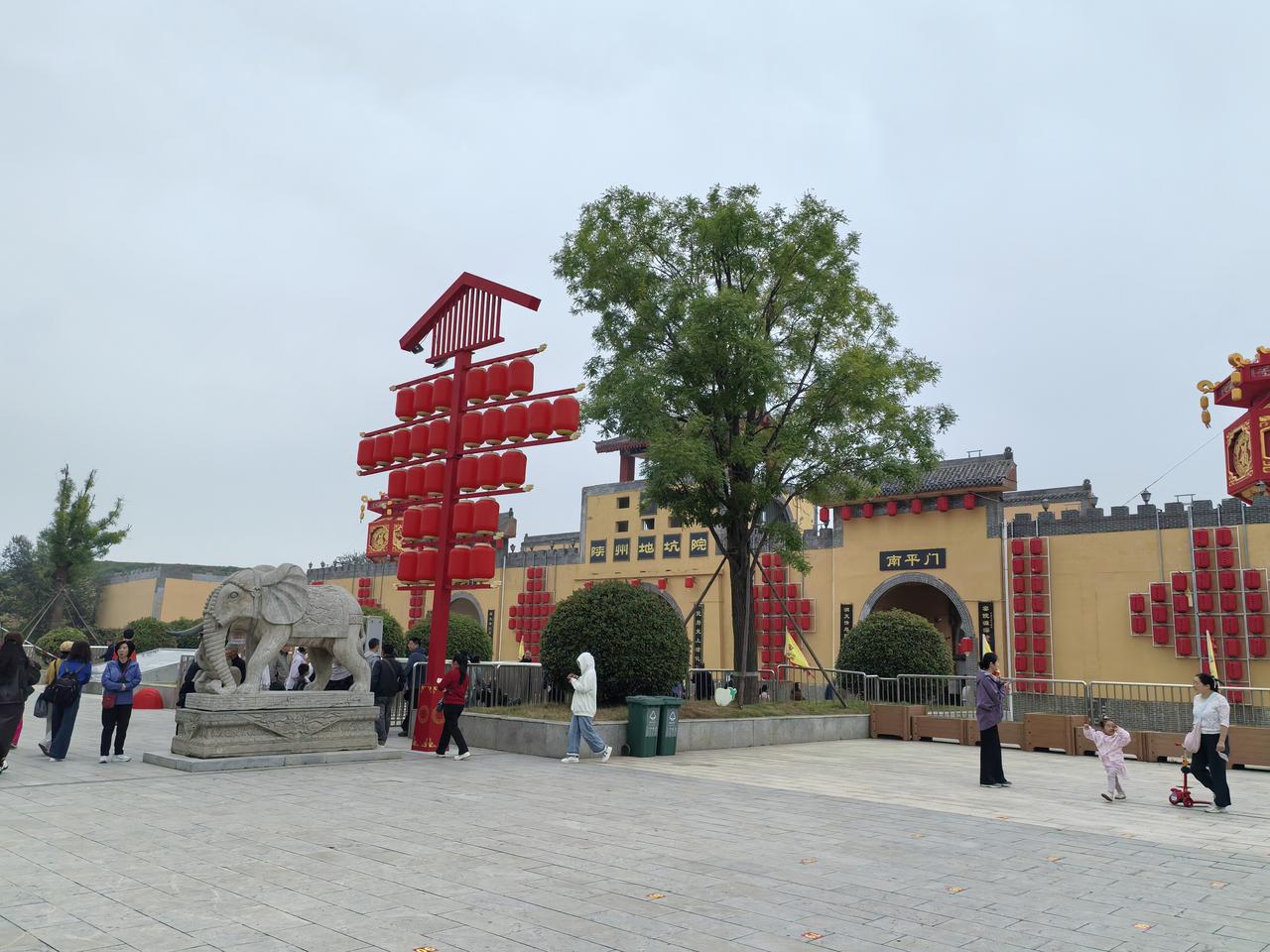 三门峡游玩，也就陕州地坑院值得一转。来三门峡转了一圈，天鹅还没来，能