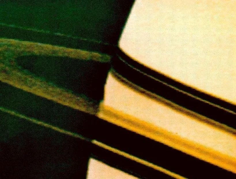 先锋11号于1973年发射，是有史以来第一艘访问土星的航天器，提供了该行星及其卫