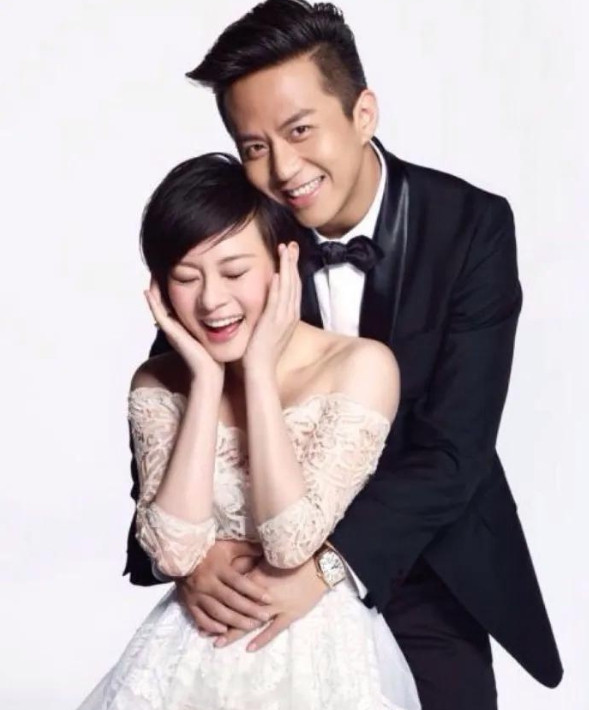 一次，邓超去探班孙俪时，正巧郑晓龙导演也在场，邓超就故作生气的说:“为什么你总找