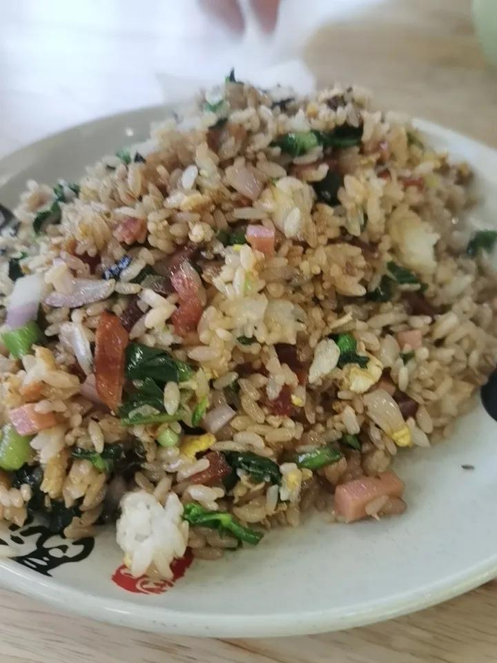 老百姓来说，有吃有喝，基本保障无忧，也许就是一种低调的幸福。这种幸福，不能让人