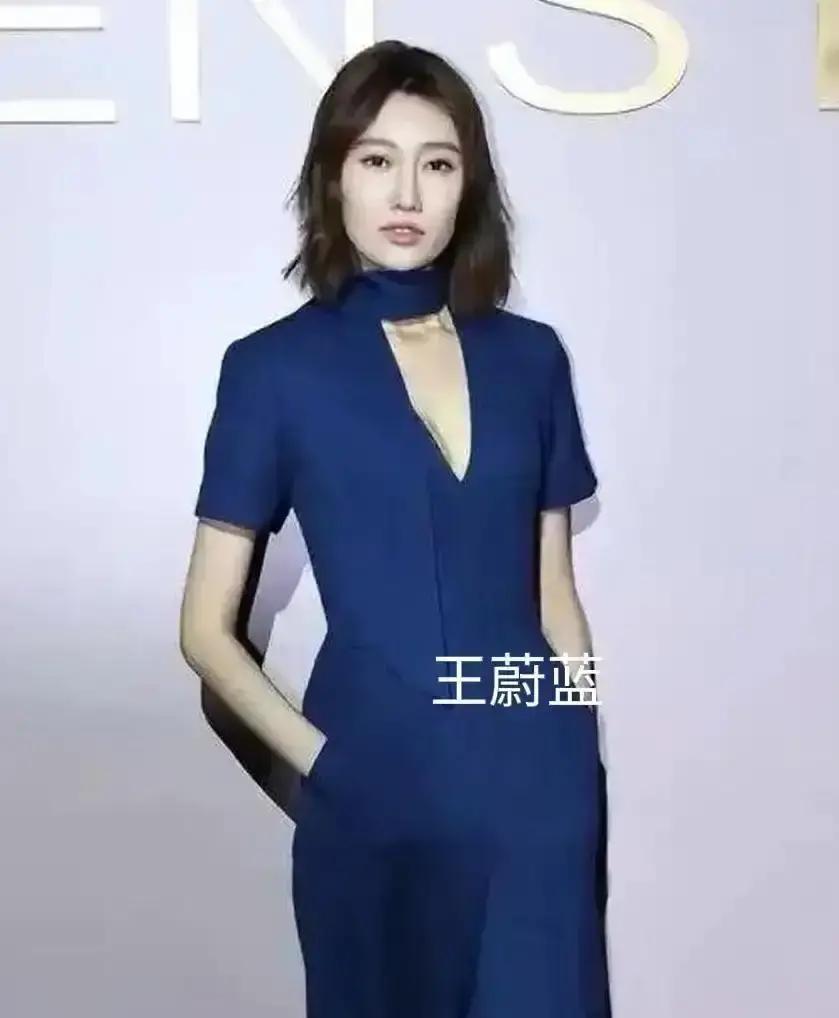 45岁仍被催婚，10亿估值挡不住一句“先管好自己”王石在寿宴上当众问女儿啥