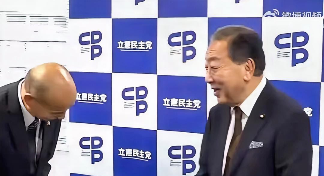 我发现，在这次国民党党主席选举过程中以及选举后，韩国瑜对郑丽文的态度明显疏远这个