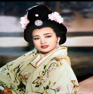 705年，一天，武则天还没起床，张柬之突然带兵入宫，杀了武则天的男宠张易之、张昌