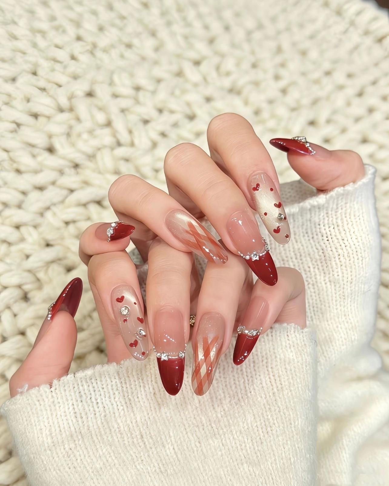 做美甲已经进化成这样了⏳距离春节还有22天，你的新年美甲选好了吗？