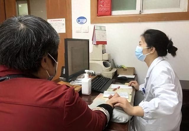 高血脂是一种常见的代谢性疾病，往往不易察觉。许多人直到出现明显的不适症状，才意识