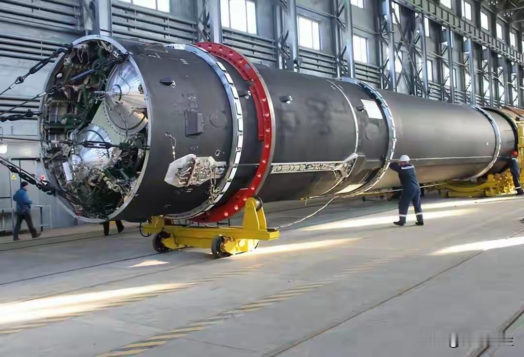 轰隆一声巨响，核导弹爆炸，俄军再次让普京失望，对美国底牌没了。俄罗斯最重要的洲际