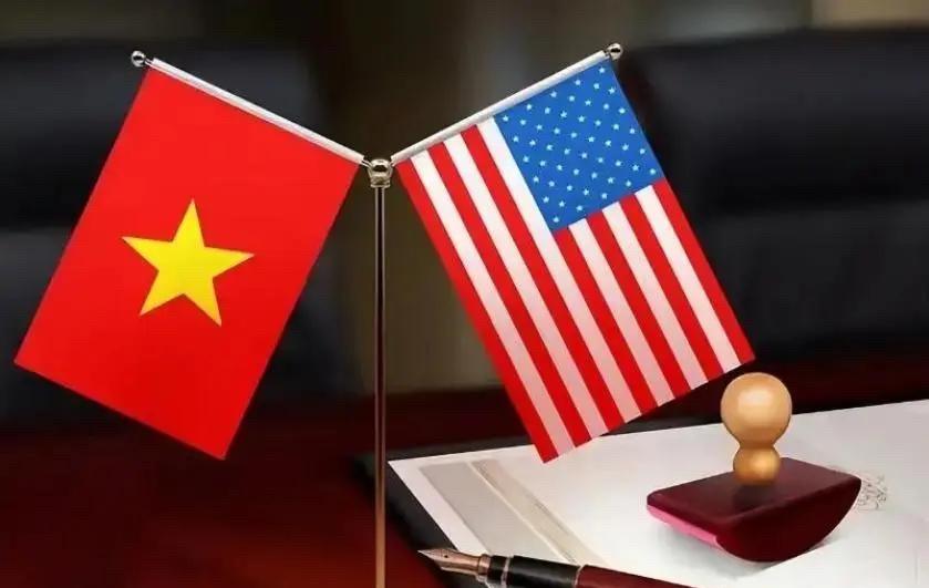 越南这下子知道什么叫搬起石头砸了自己的脚了。越南正自鸣得意的以为，越南配合美国