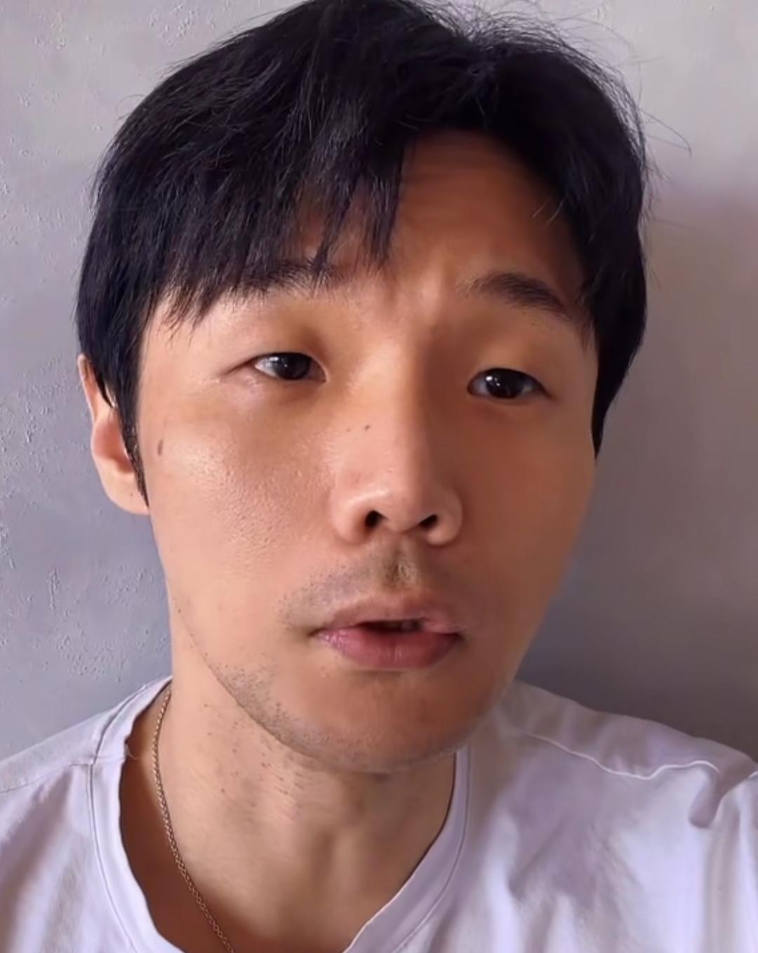 李荣浩最近挺郁闷，单依纯在演唱会上，翻唱了李荣浩的《李白》，没给钱也没打招