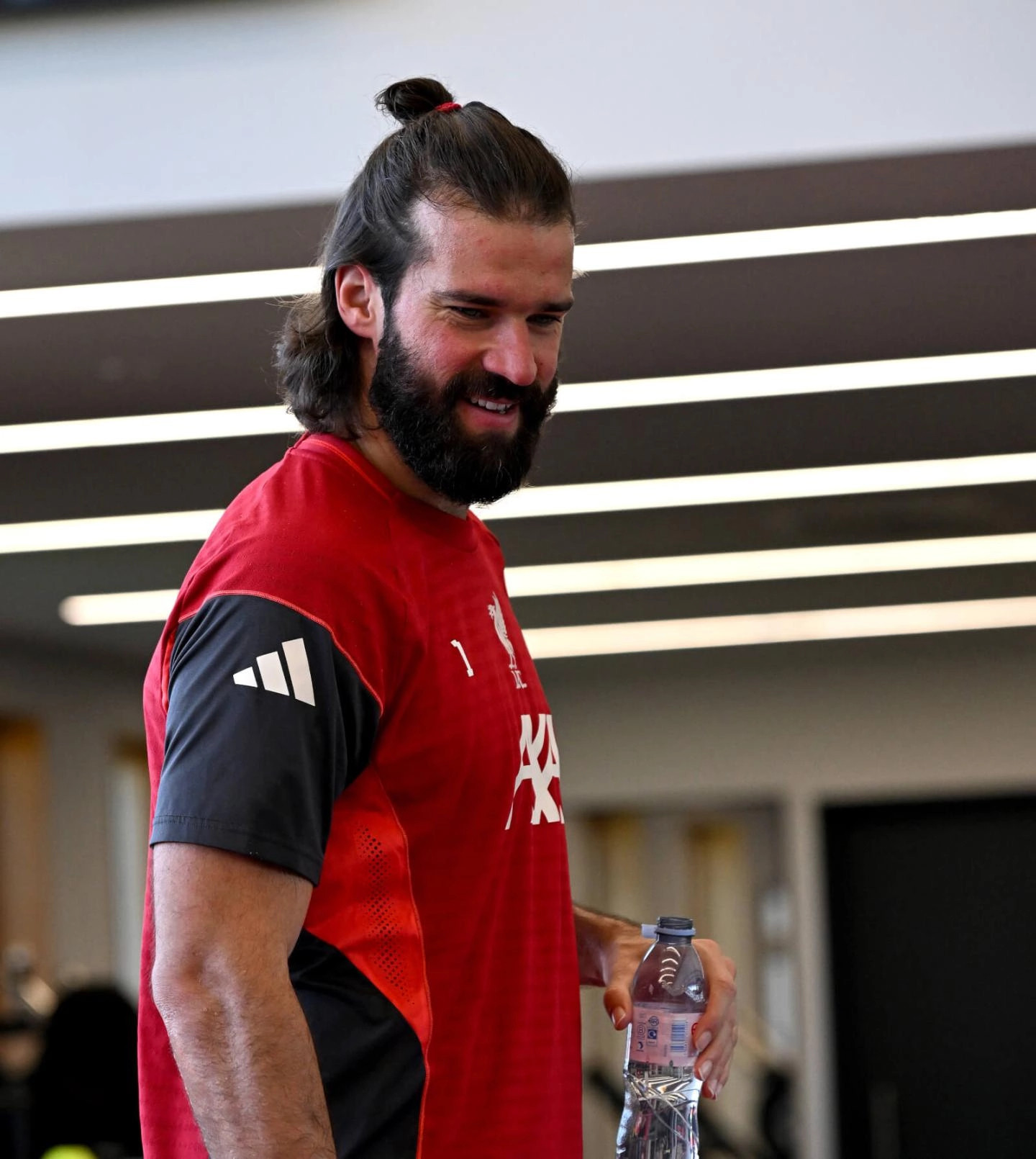 回声报：那些经久不息的传闻，往往可信度最高。关于阿利松在利物浦的未来，种种悬念仍