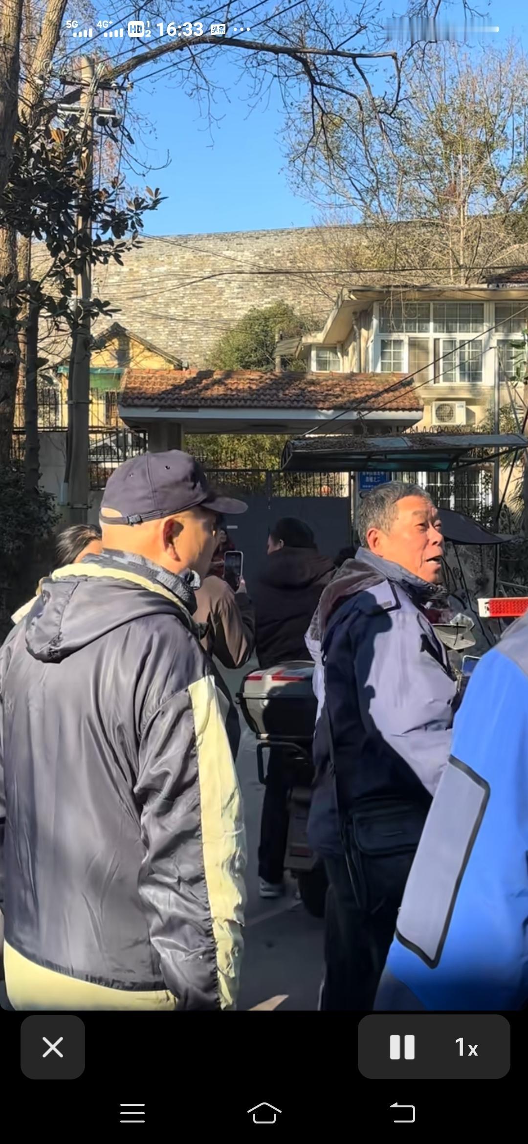 南博的瓜吃到家门口！网友要日夜轮流在这里直播，防止转移……邻居说基本不亮灯的大