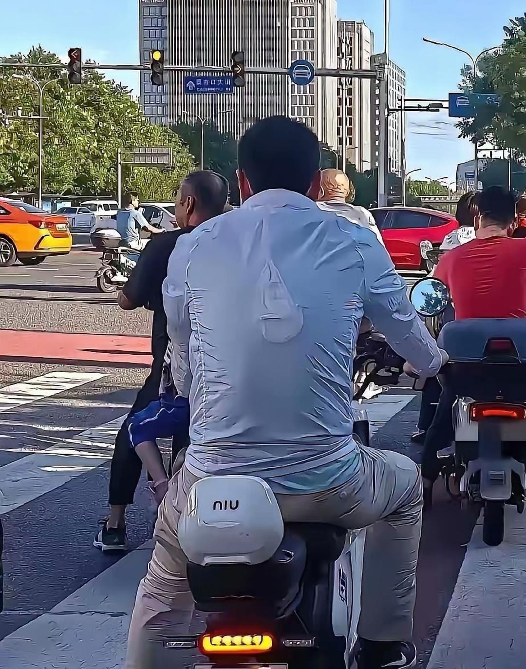 兄弟炫耀你有老婆是吧