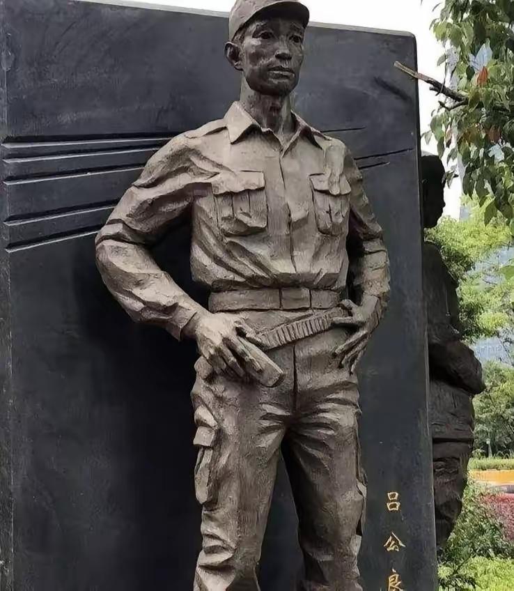 1944年，河南战场，师长吕公良拒绝抛下伤兵换装逃生，带着三千官兵与八万日军血战