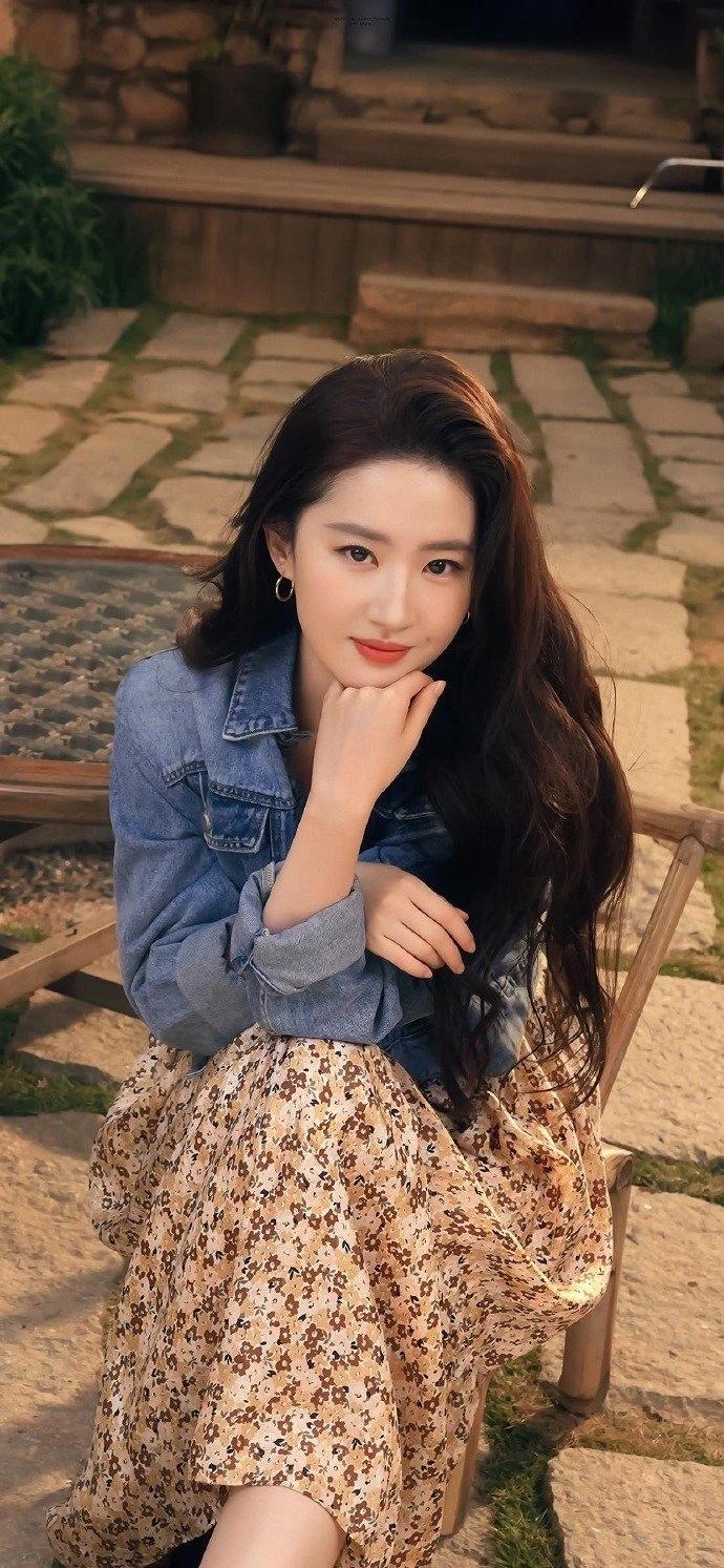 什么样的穿搭可以成为气质女神?神仙姐姐刘亦菲的穿搭最显气质刘亦菲明星刘亦菲