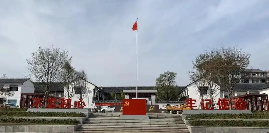 乡镇作为基层政权组织，其班子成员的工作至关重要。一位新上任的副镇长，第一次参加班