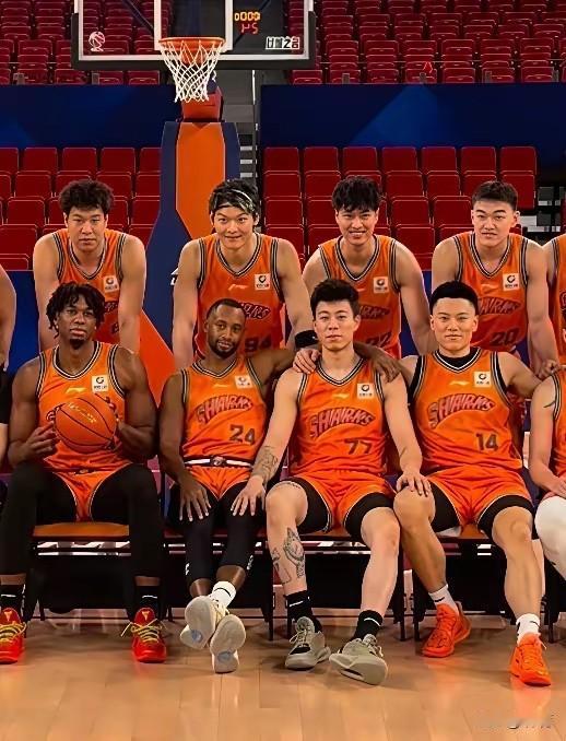 看了CBA前两轮比赛，我对本赛季的总冠军预测发生了巨大改变。2025-2026赛