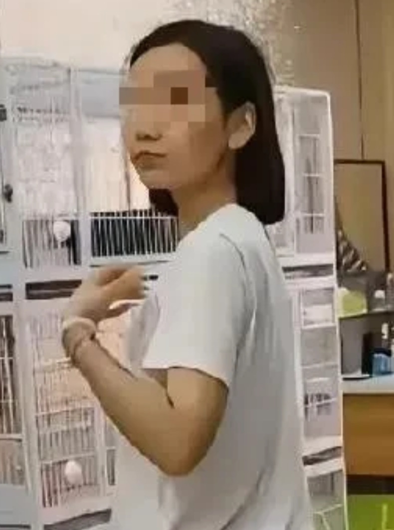 太狠了，必须曝光！沈阳女子邓某某，于猫咖包房虐猫20多分钟，致使4只猫死亡、2只