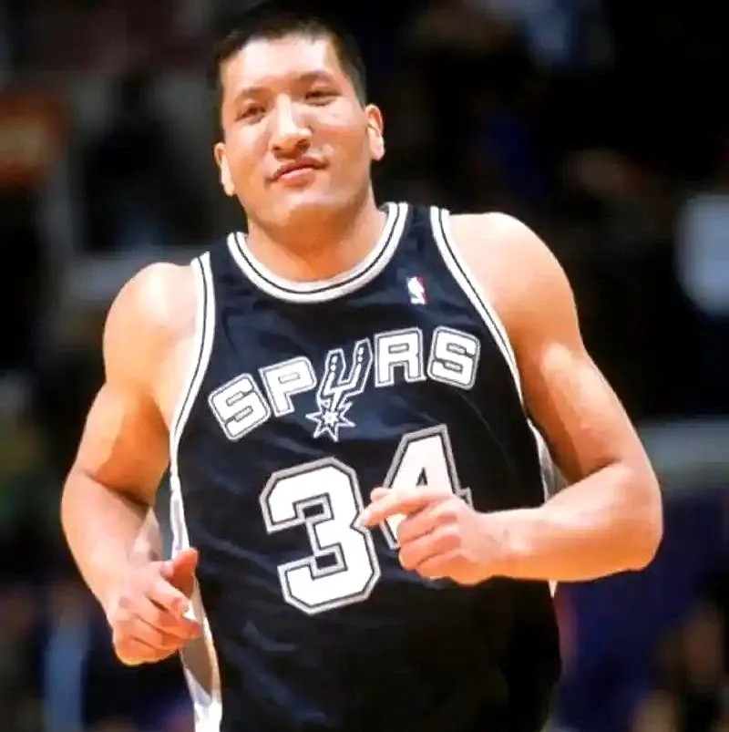 NBA的养老金规则写得很死，只要你打满3个赛季。他给邓肯当陪练模拟奥尼尔，换了三