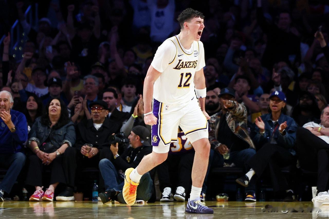 投篮10中1，拉拉维亚的正负值竟然还是全场最高+26!在今天湖人与雄鹿的比赛