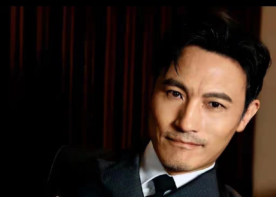 被骂吃7年软饭，恋上柯蓝无果，今娶小12岁娇妻，51岁终拿大奖逆袭