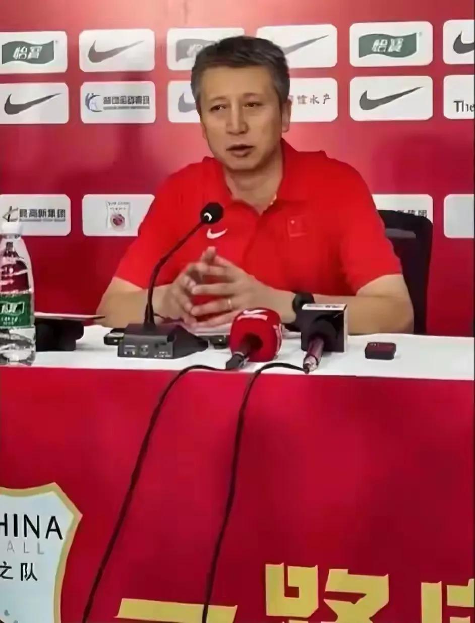 周琦和胡金秋真的没法比。周琦现在已不是过去的周琦，胡金秋还是那个胡金秋，骨子里
