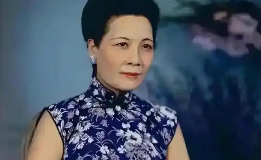 伺候宋美龄大半辈子的老佣人，临死之际才肯吐露：她能活到106岁，凭借的哪里靠的是
