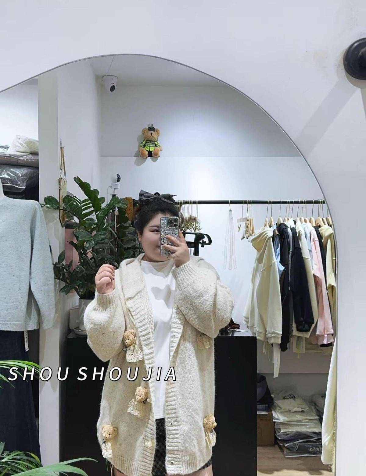 她190斤，买不到一件合身的裙子，干脆自己开店了。不是为了当榜样，就是想让和她