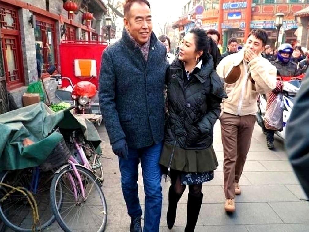 大导演身边，什么样的女人才能站得住脚？当年《三国演义》里的“貂蝉”陈红，惊艳