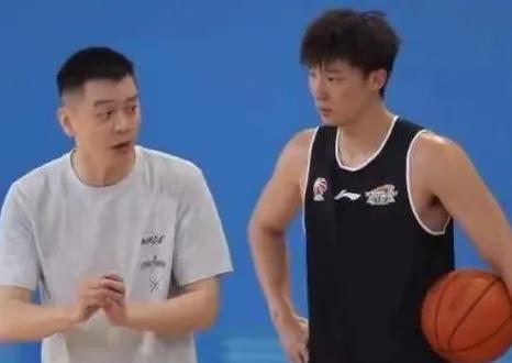 杨鸣的新战略告诉我们一个真理和辩证法：打不过你，那就跟你玩儿，五年内辽篮又会重新