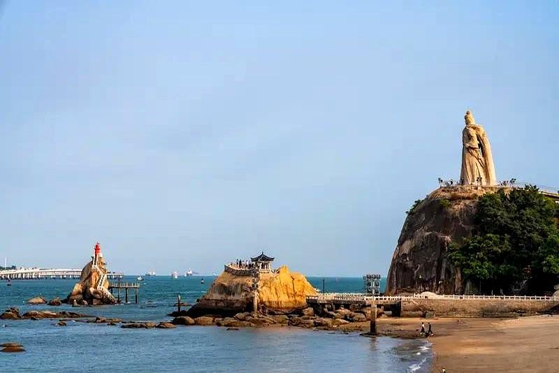 央视八套播的《沉默的荣耀》最近火得不行，收视率一直居高不下，看完的人都在夸。它是