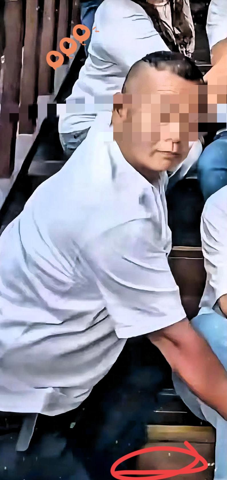 小心隔壁老王！​重庆的王先生这回真的社死了。​新疆“车上住宿费”事件的事主低