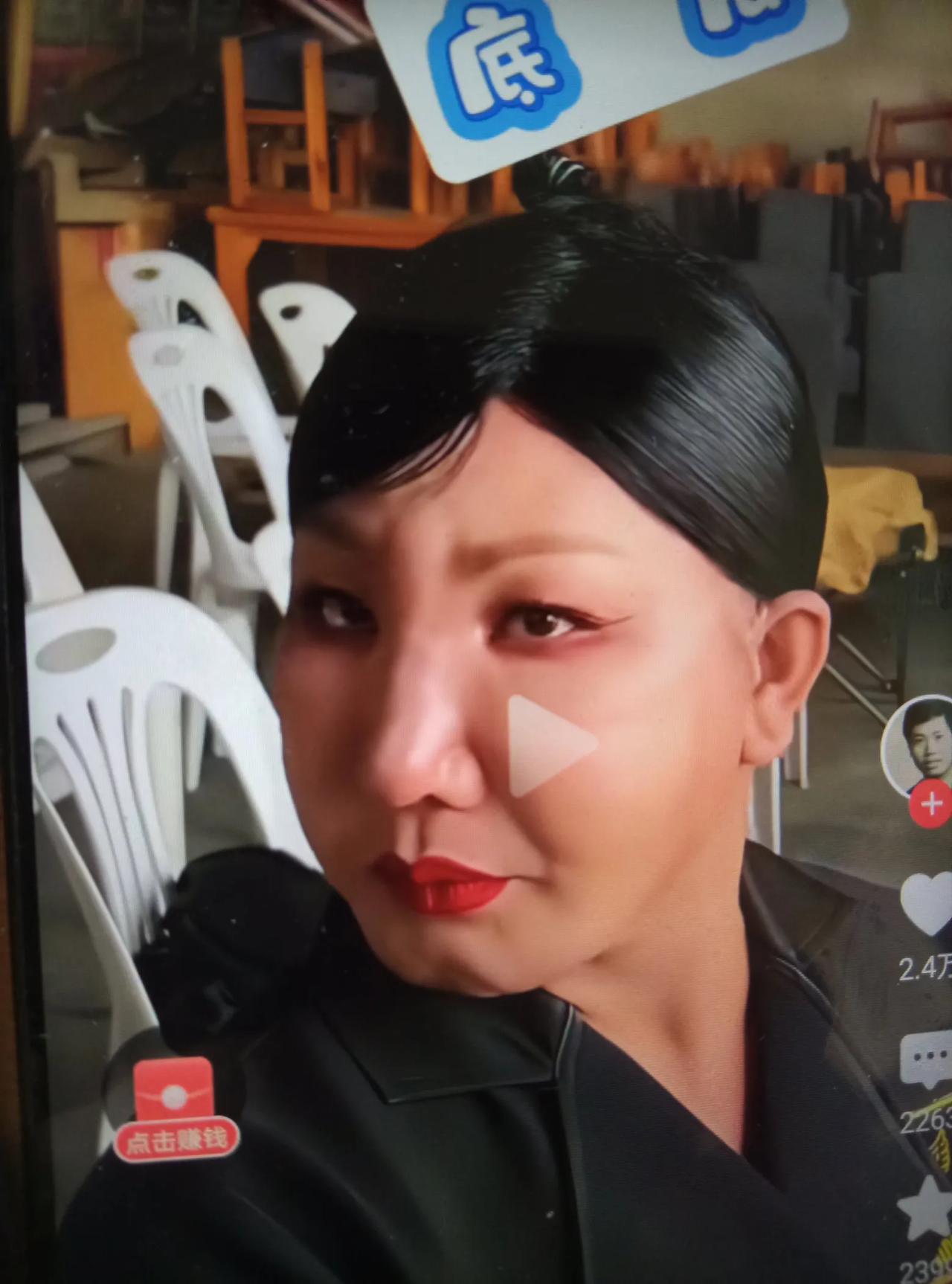 泰国底层的人妖，有许多还未彻彻底底变性完整，后缺钱变性工程停止终断，他们多数出身