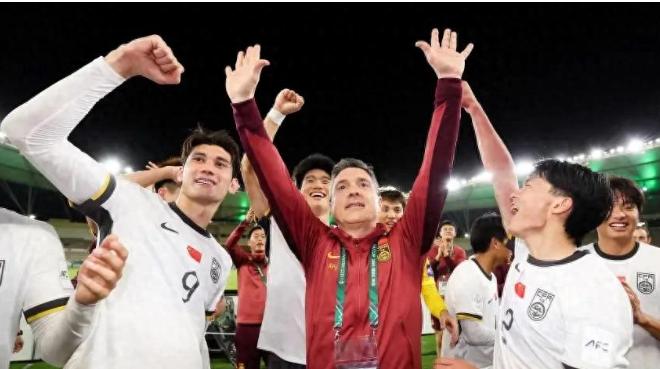 越南球迷意难平，不仅因为0：3国足，更多在于以下这些原因： 这场半决赛前，越