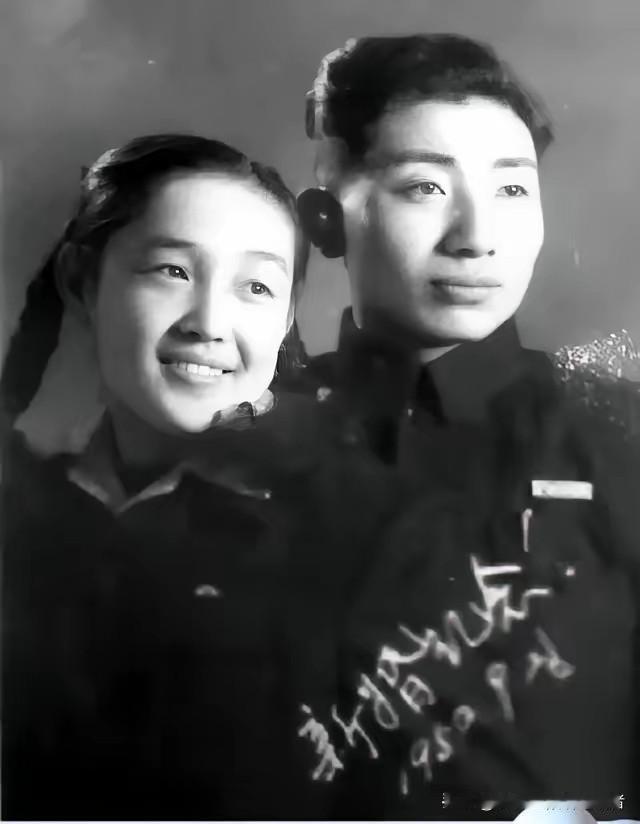 1950年，工程兵战士姜士民赴朝前夜，女友哭着要结婚：你回不来，我守一辈子