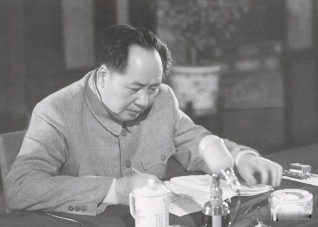嫁给毛岸英，三年谎言，一个后悔的真相。1953年，朝鲜战争胜利了，刘思齐在中南