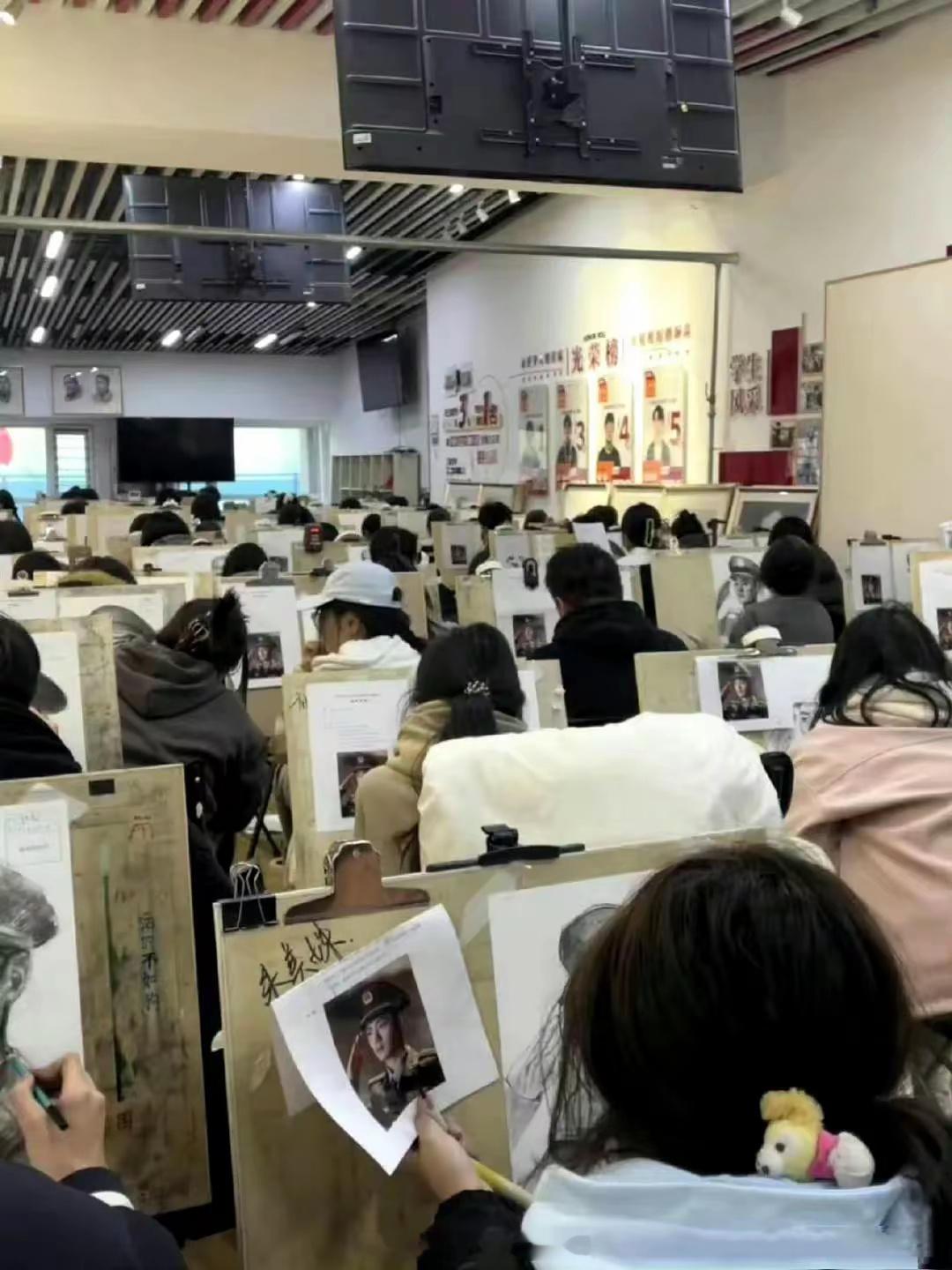 终于知道艺考为什么画肖战了