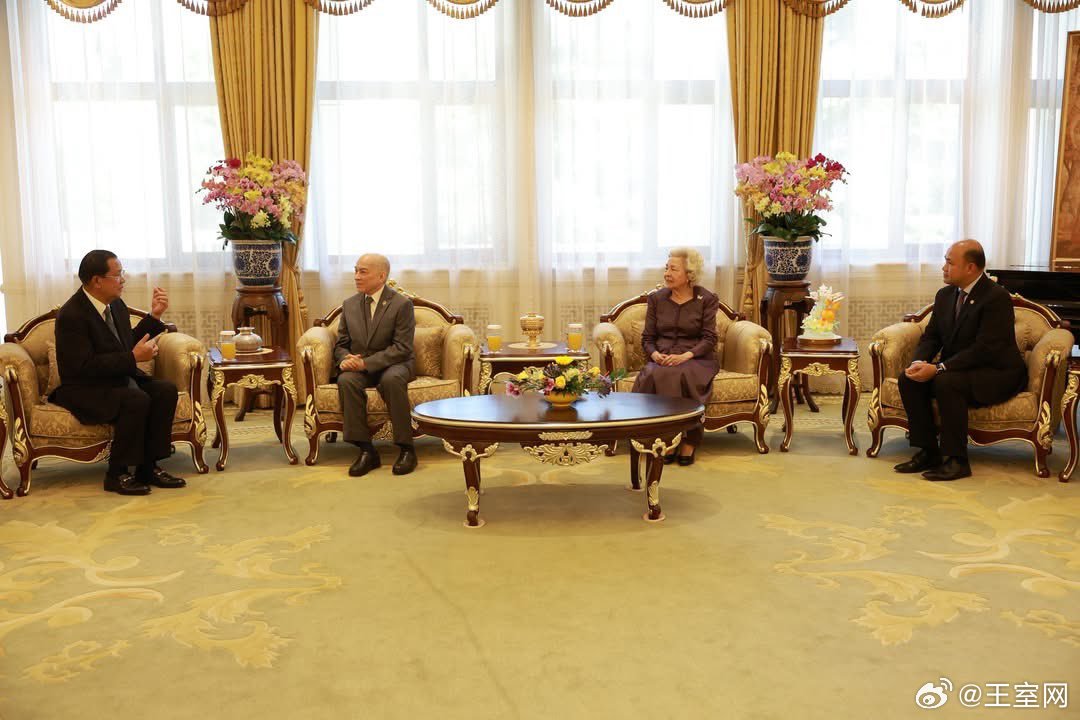 柬埔寨王室🇰🇭来中国进行官方访问的洪森亲王证实西哈莫尼国王和母亲莫尼列太后