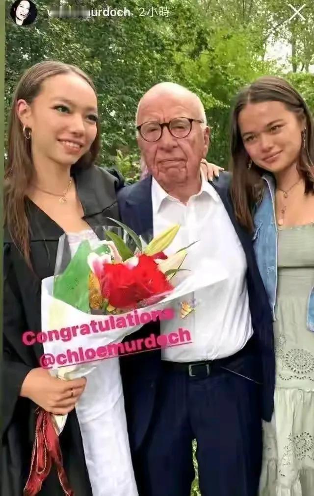 年迈的老父亲，穿金戴银的母亲，白富美的女儿们，谁娶邓文迪女儿，就是娶了金屋。