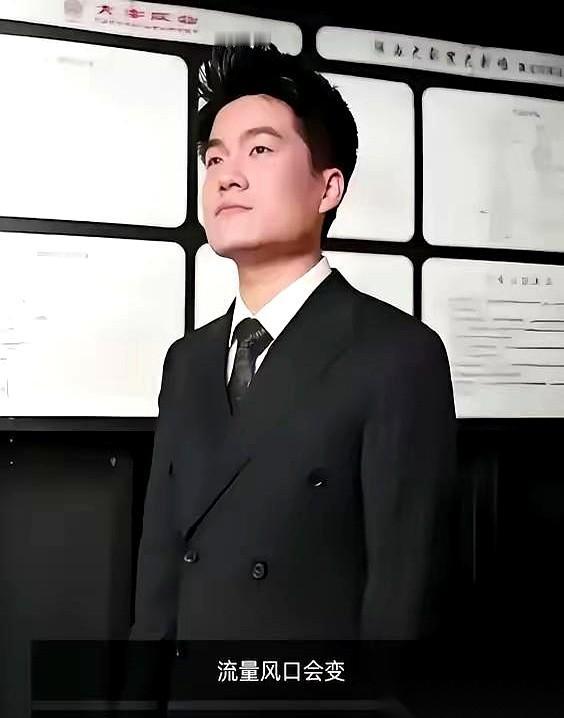 捐了，又被骂了。你说这事儿逗不逗。香港出那么大的事，人家第一时间站出来捐钱，