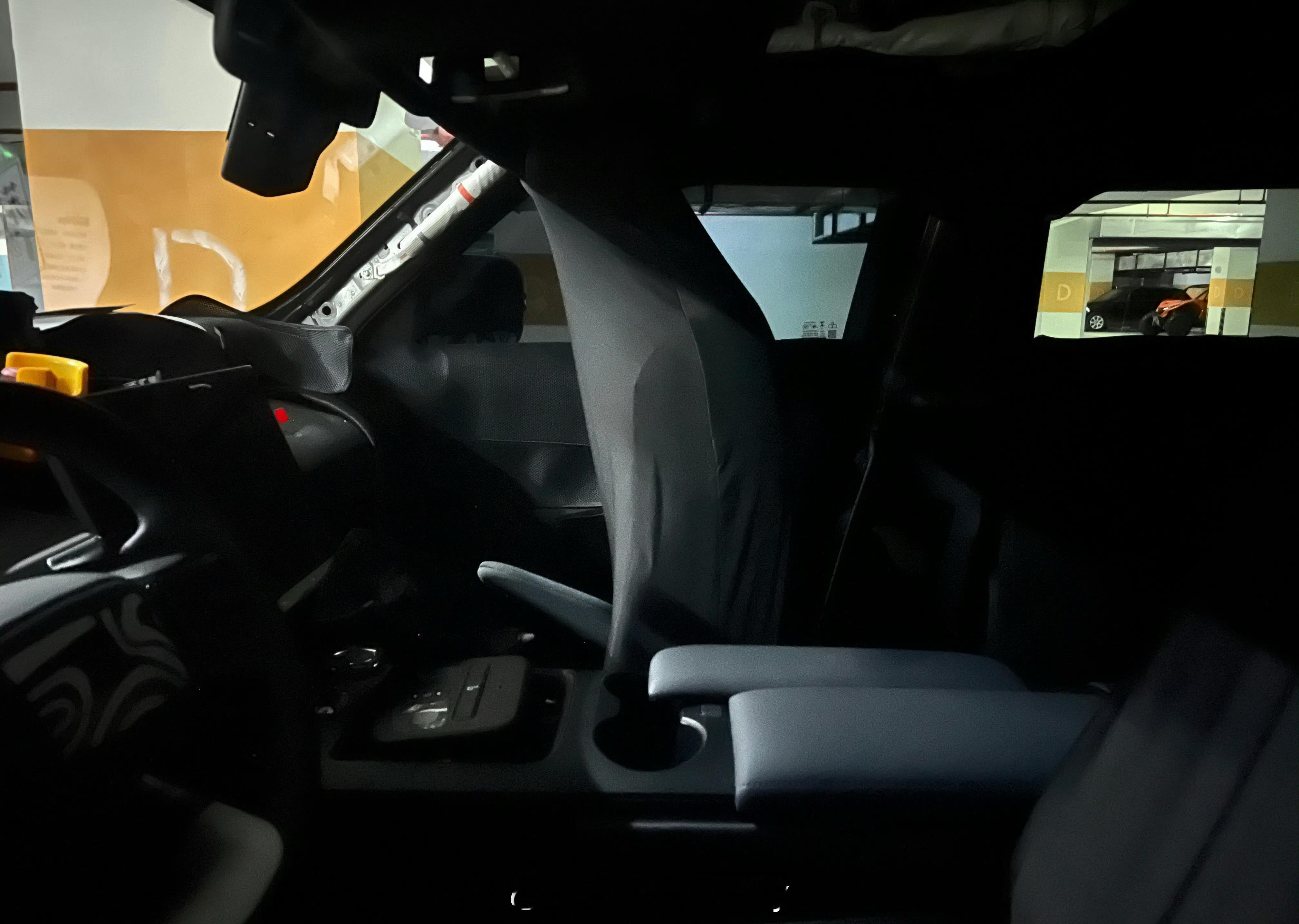 接下来路虎一款新车的内饰（图2）新揽胜的内饰可以对比看看…………————————